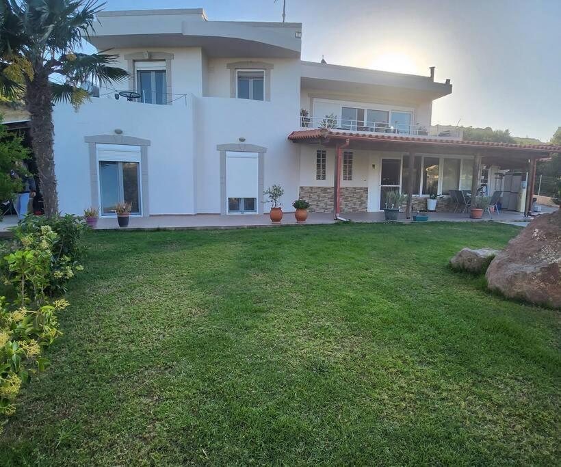 Вилла Lux House With Garden Kampos  Экстерьер фото
